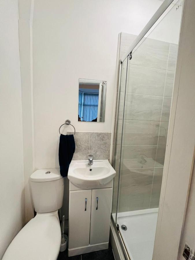 Luxury Double & Single Rooms With En-Suite Private Bathroom In City Centre Stoke On Trent Экстерьер фото