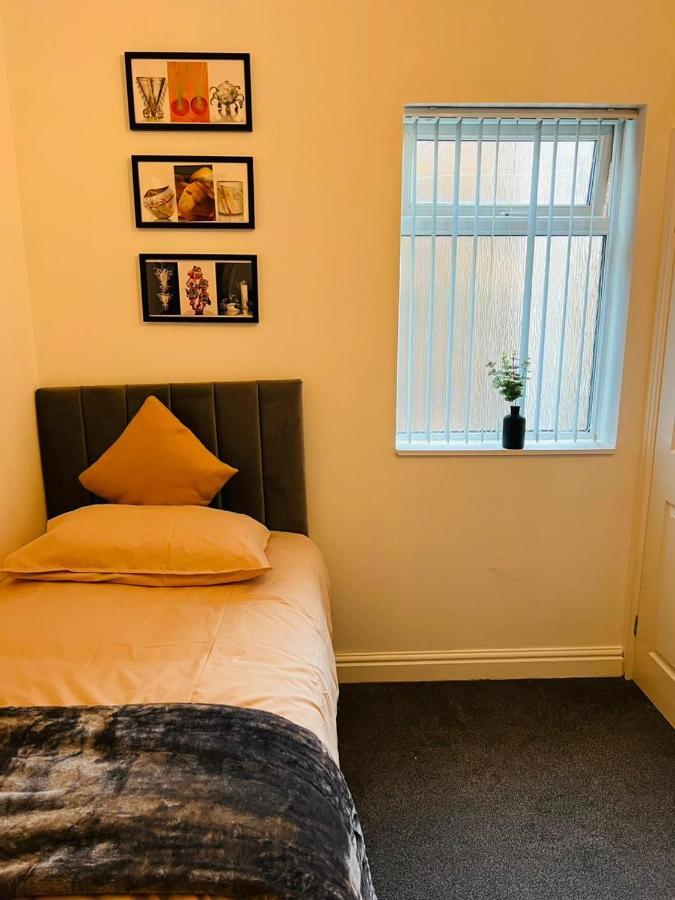 Luxury Double & Single Rooms With En-Suite Private Bathroom In City Centre Stoke On Trent Экстерьер фото