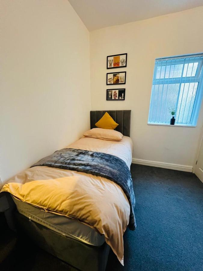 Luxury Double & Single Rooms With En-Suite Private Bathroom In City Centre Stoke On Trent Экстерьер фото